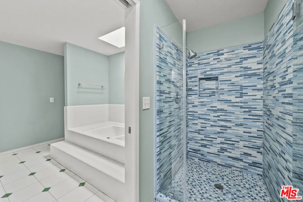 4338 Gentry Avenue #Unit 2 Los Angeles, CA 91604