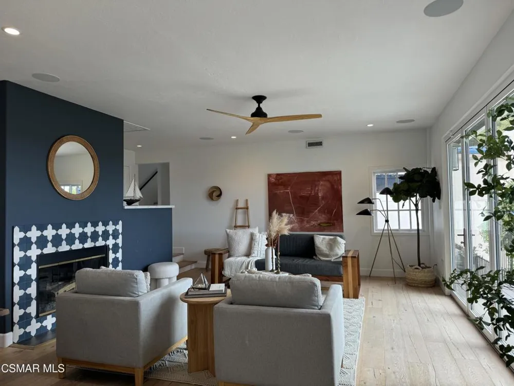 5235 Medina Road Woodland Hills, CA 91364