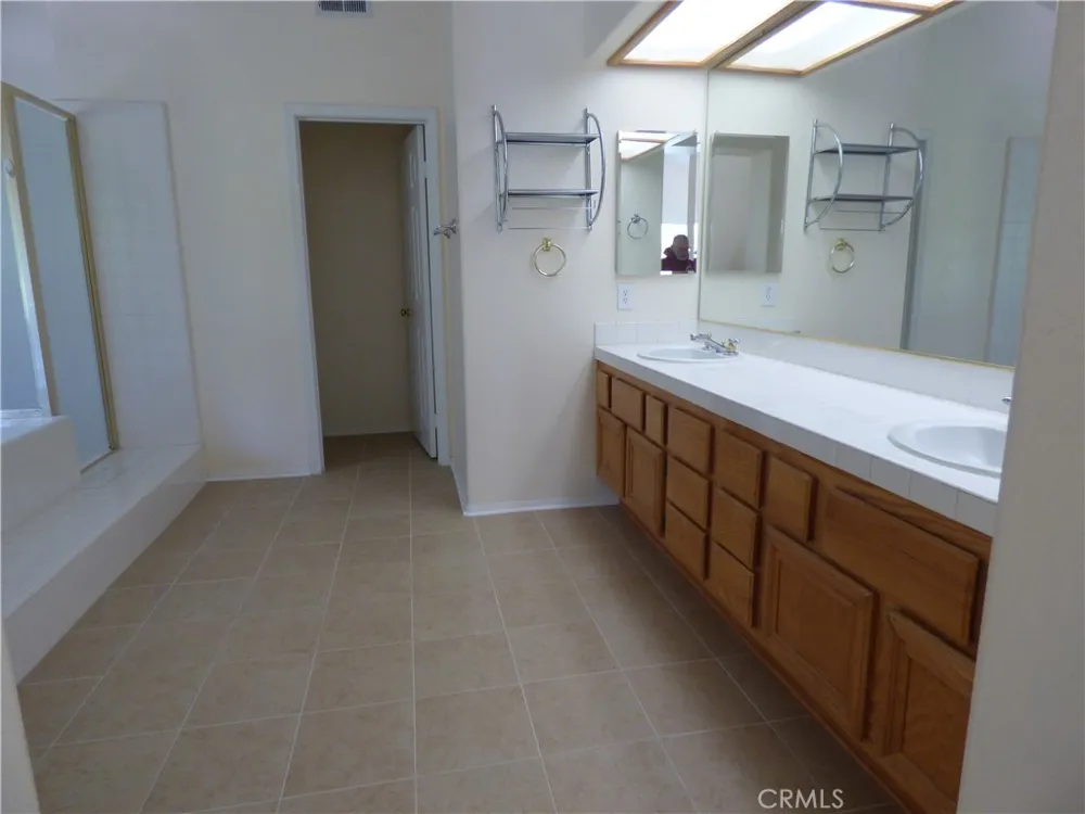 516 Monteleone Oak Park, CA 91377