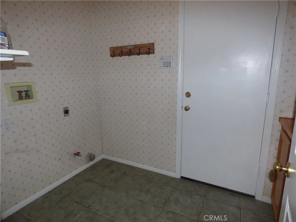 516 Monteleone Oak Park, CA 91377