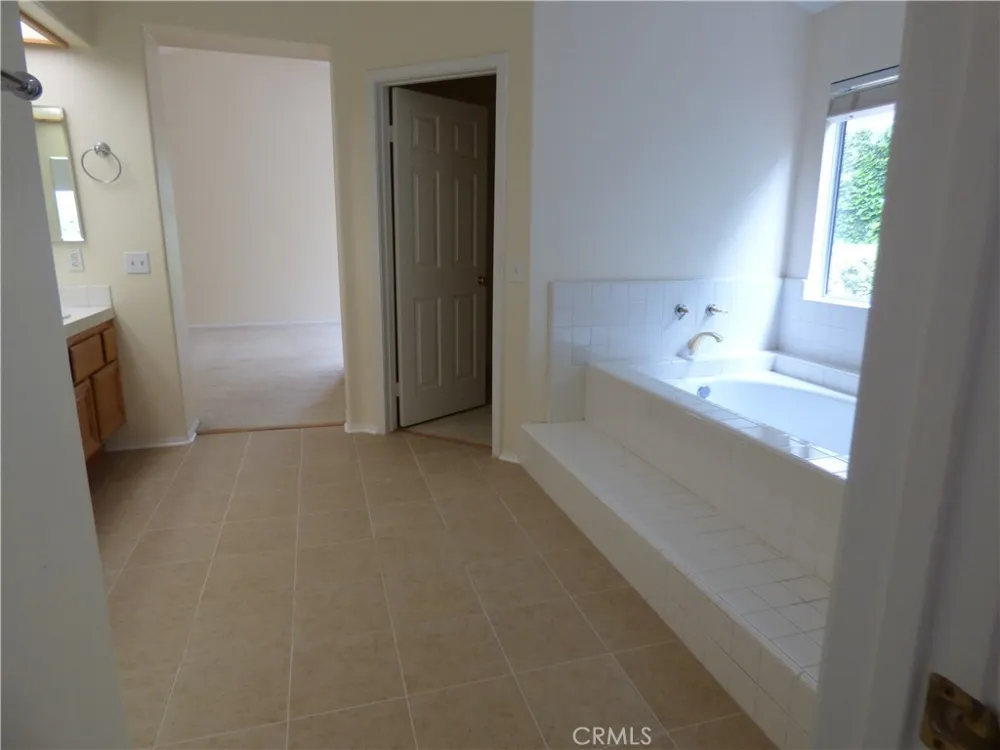 516 Monteleone Oak Park, CA 91377