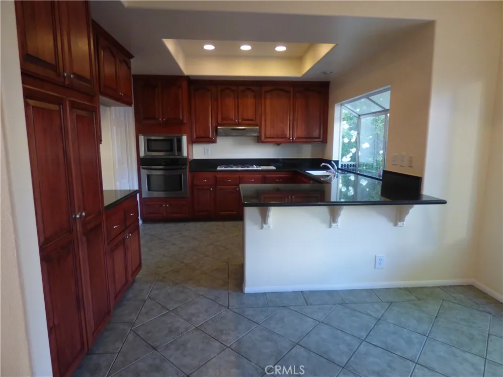 516 Monteleone Oak Park, CA 91377