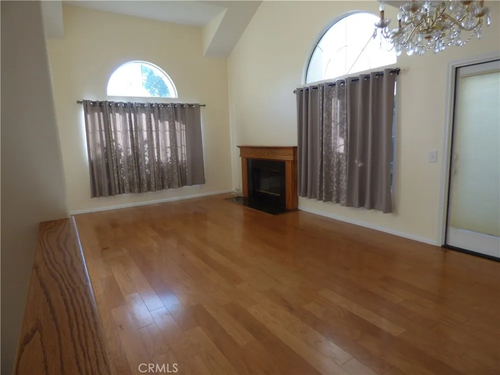516 Monteleone Oak Park, CA 91377