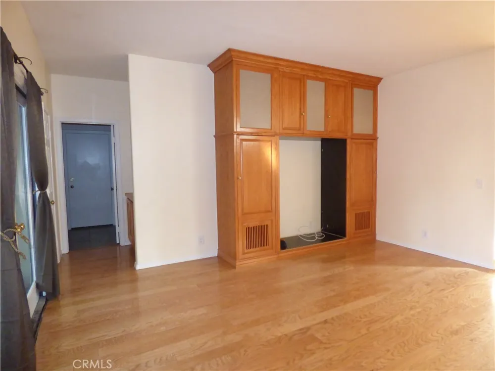 516 Monteleone Oak Park, CA 91377