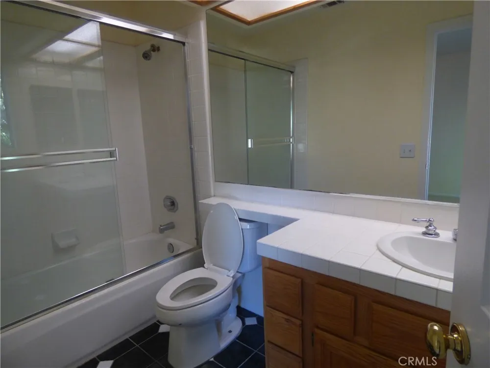 516 Monteleone Oak Park, CA 91377