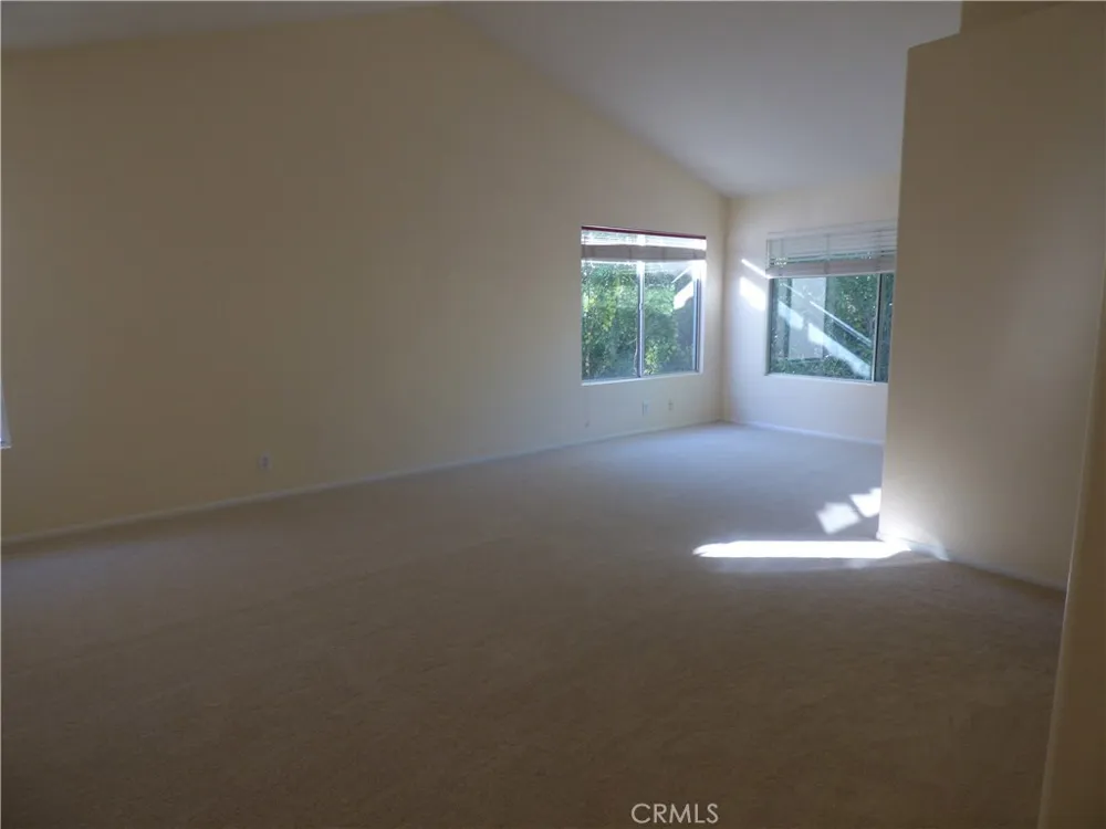 516 Monteleone Oak Park, CA 91377