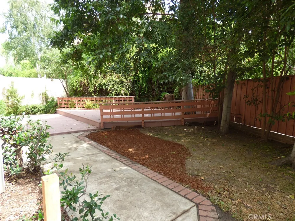 516 Monteleone Oak Park, CA 91377