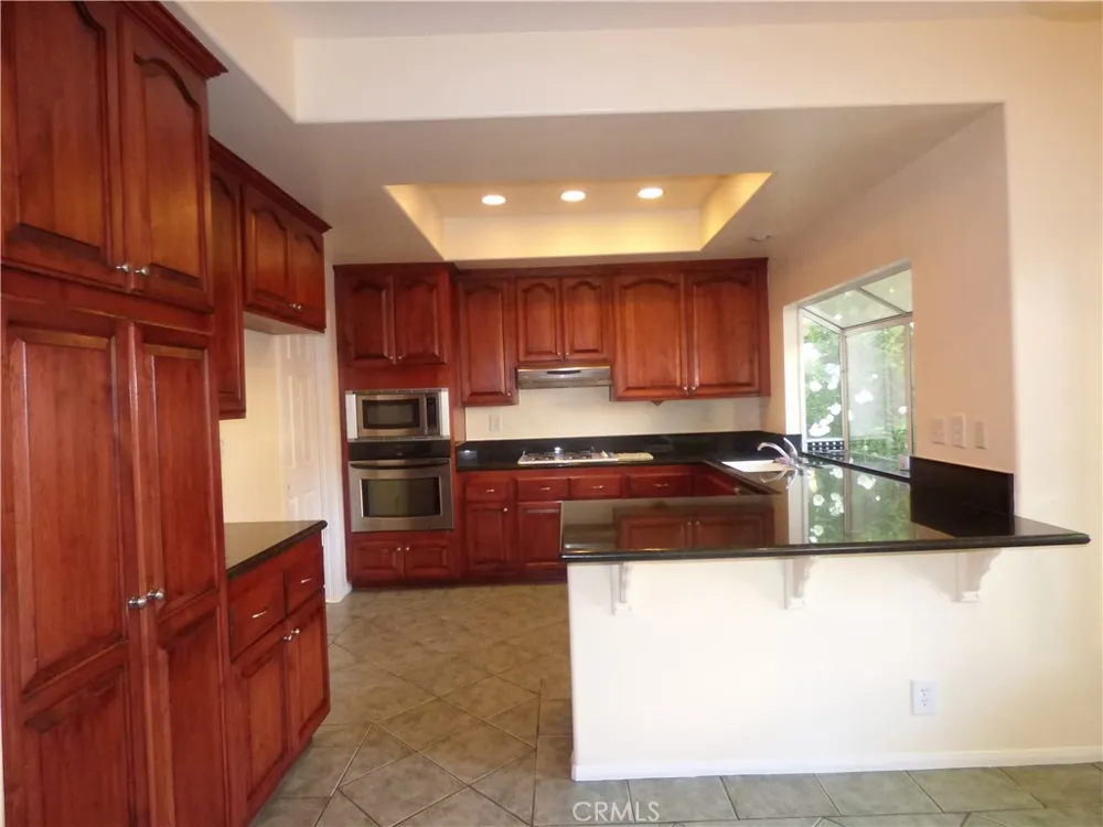 516 Monteleone Oak Park, CA 91377