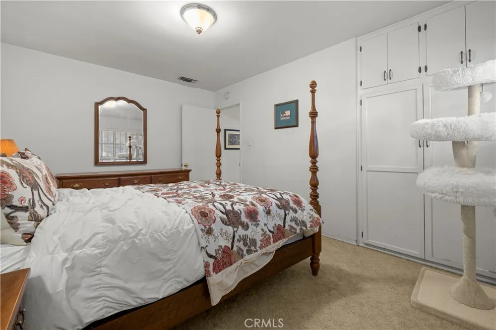2736 W Court Street Rialto, CA 92376