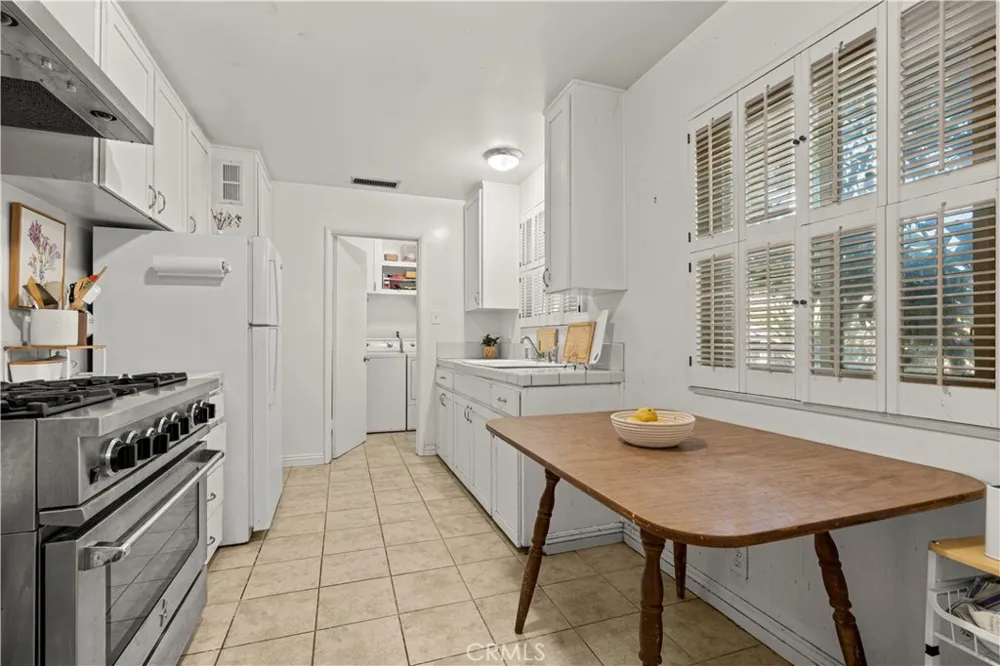 2736 W Court Street Rialto, CA 92376
