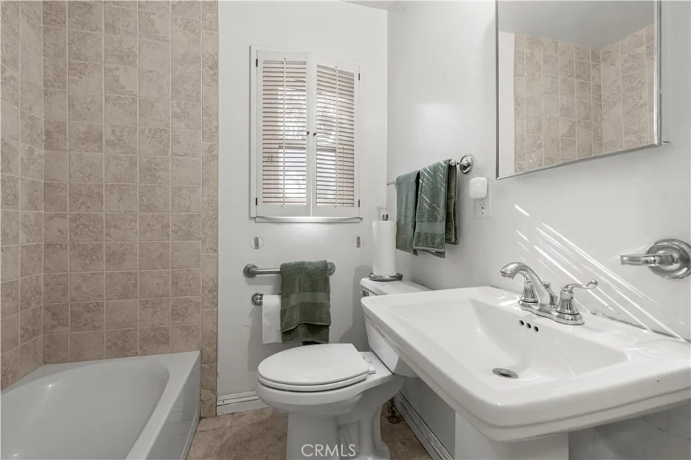 2736 W Court Street Rialto, CA 92376