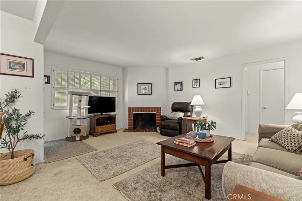 2736 W Court Street Rialto, CA 92376
