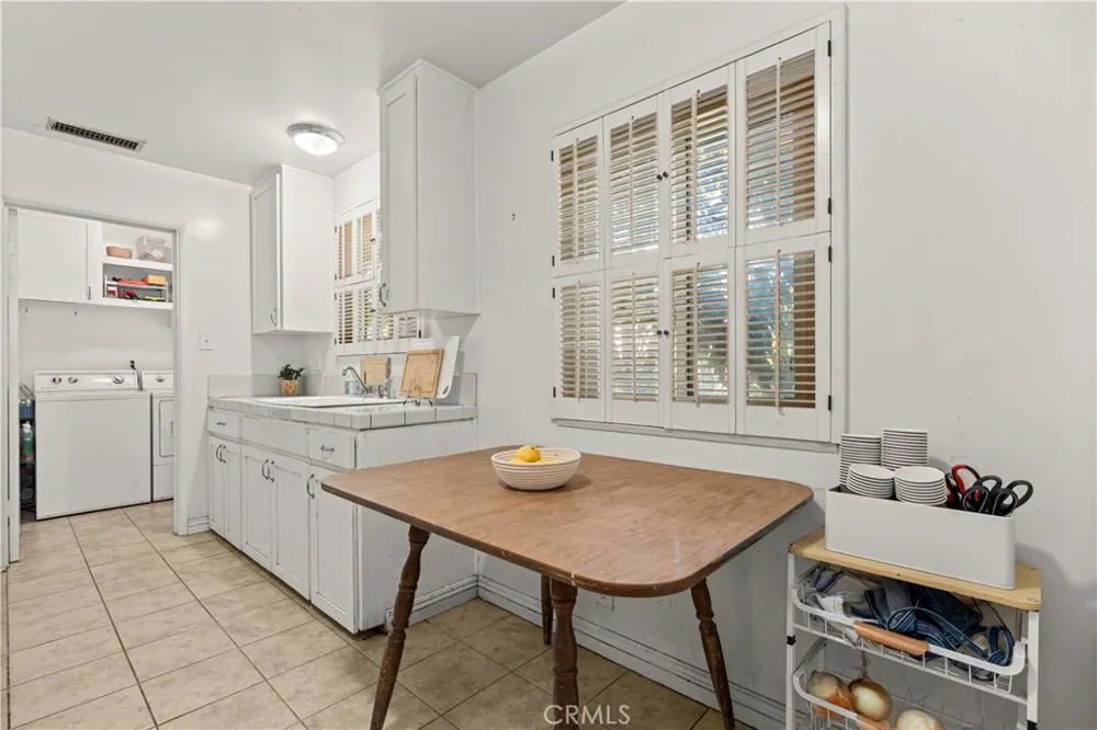 2736 W Court Street Rialto, CA 92376