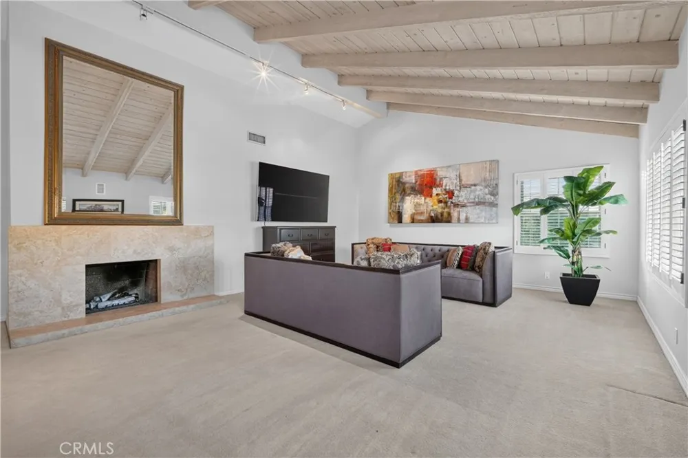 1455 Queen Summit West Covina, CA 91791