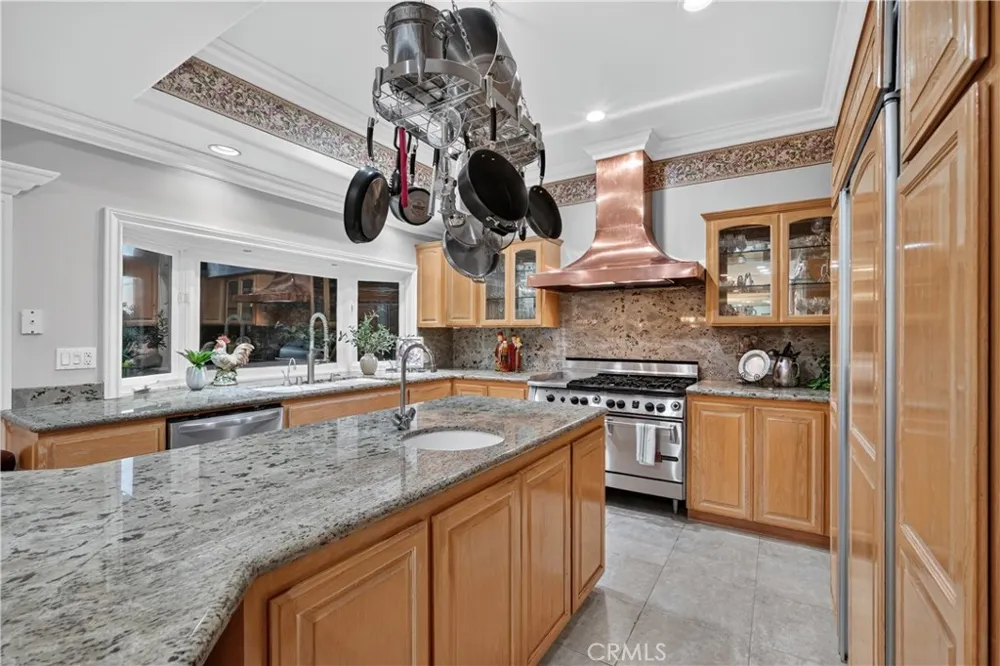 1455 Queen Summit West Covina, CA 91791