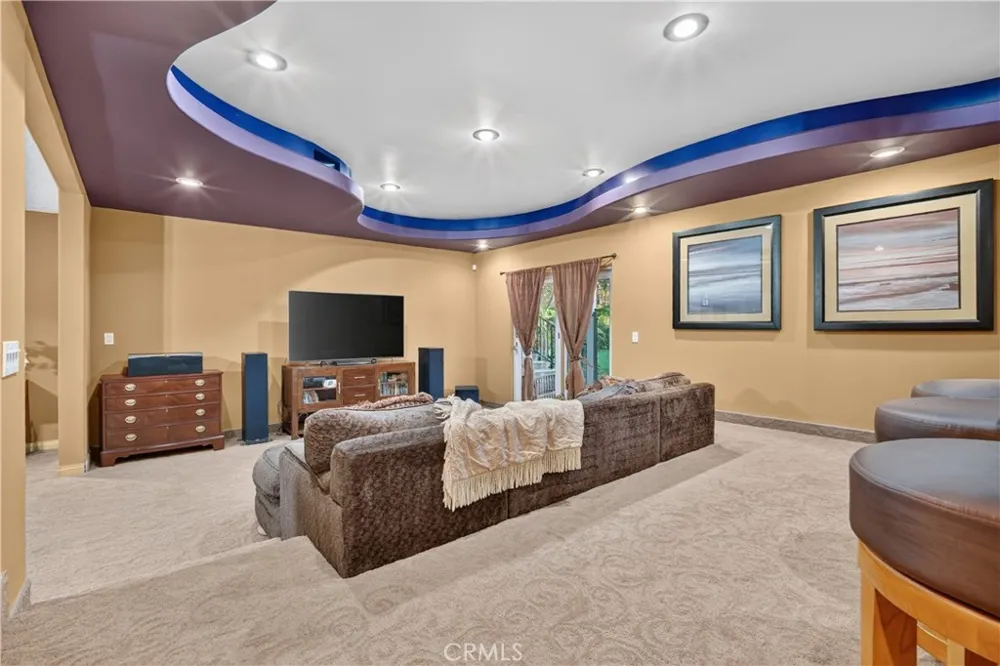 1455 Queen Summit West Covina, CA 91791