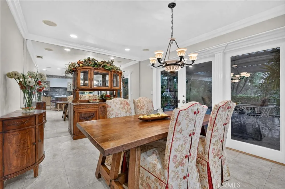 1455 Queen Summit West Covina, CA 91791