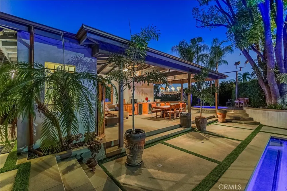 1455 Queen Summit West Covina, CA 91791
