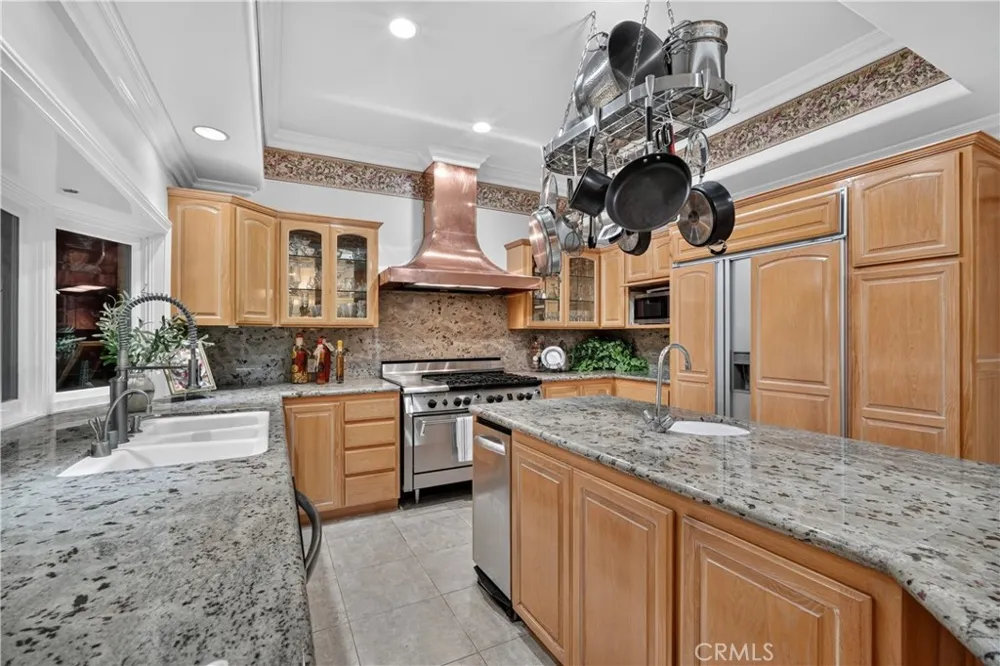 1455 Queen Summit West Covina, CA 91791
