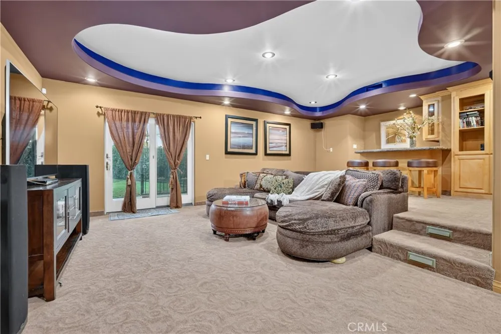 1455 Queen Summit West Covina, CA 91791
