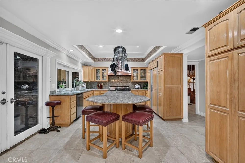 1455 Queen Summit West Covina, CA 91791