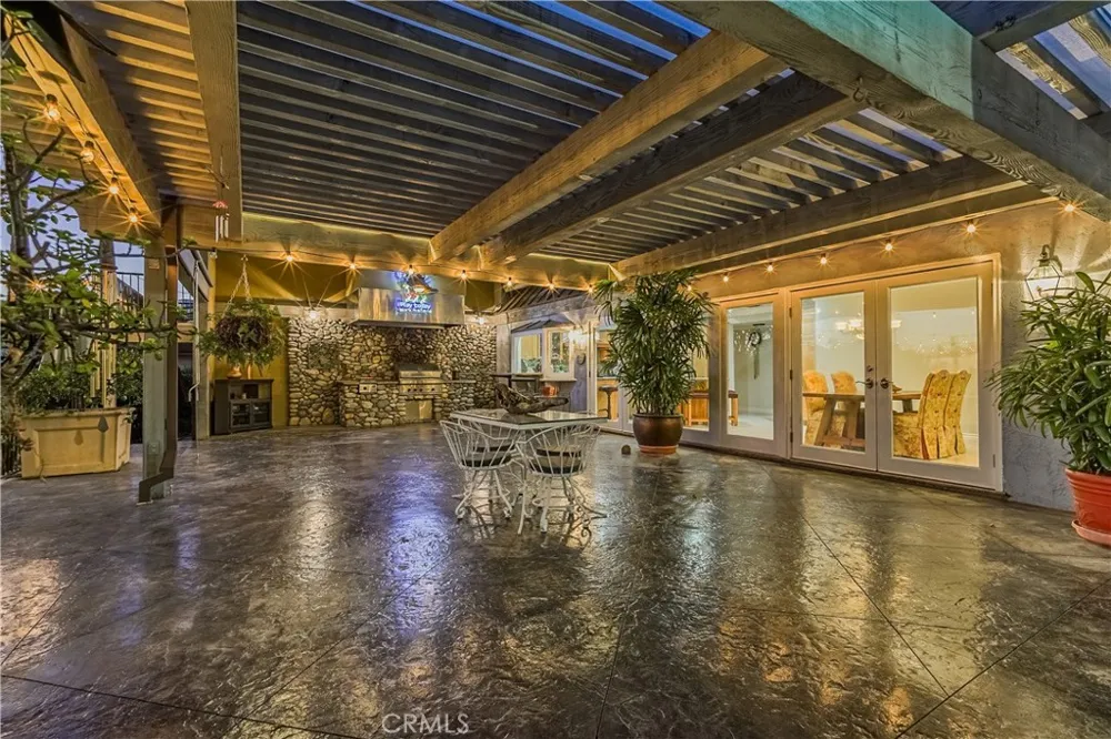 1455 Queen Summit West Covina, CA 91791