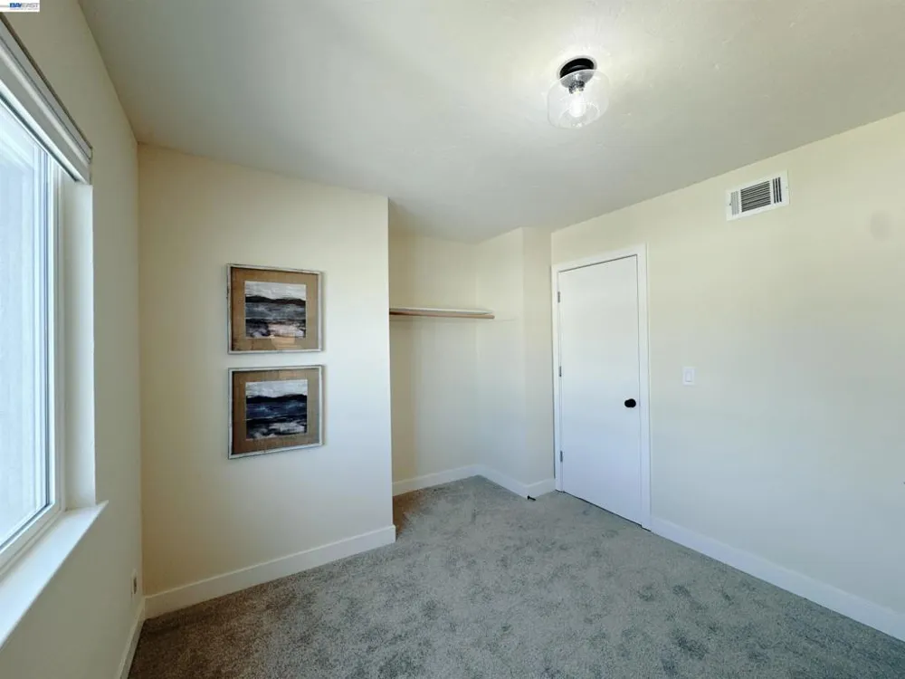 4242 Lunar Way Union City, CA 94587