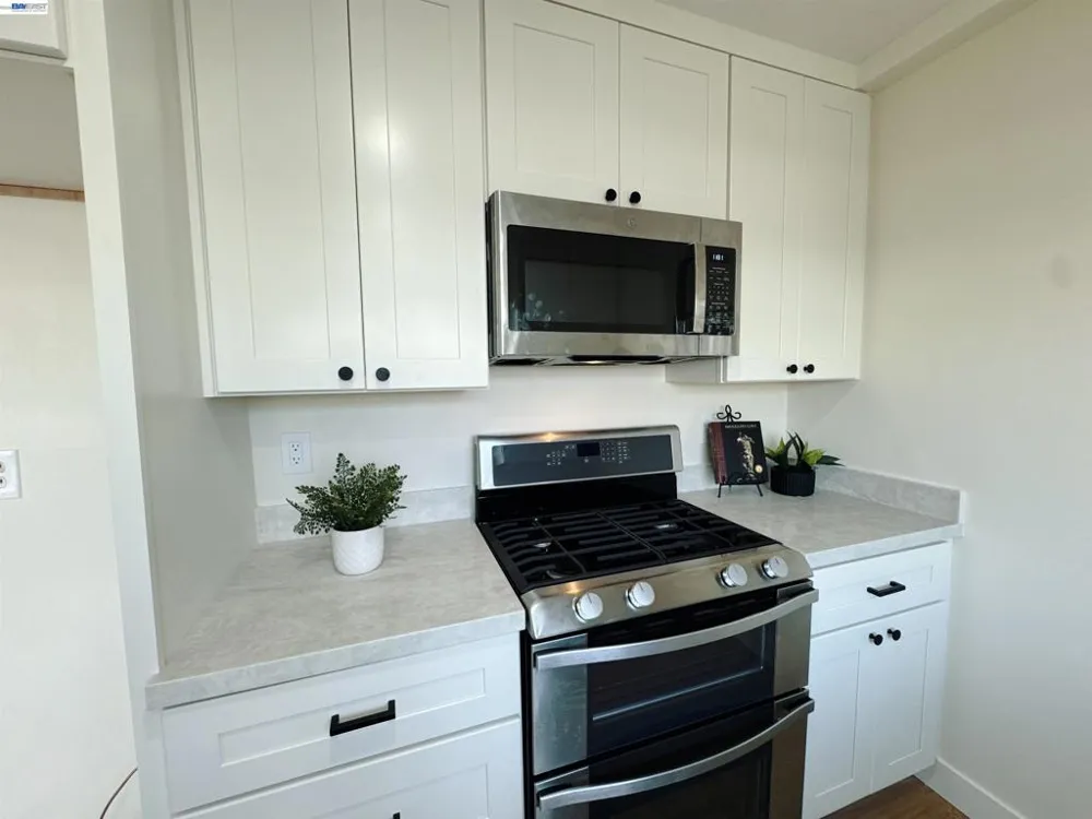 4242 Lunar Way Union City, CA 94587