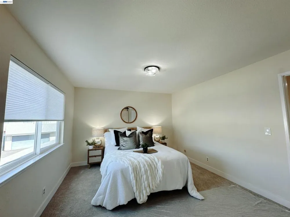 4242 Lunar Way Union City, CA 94587
