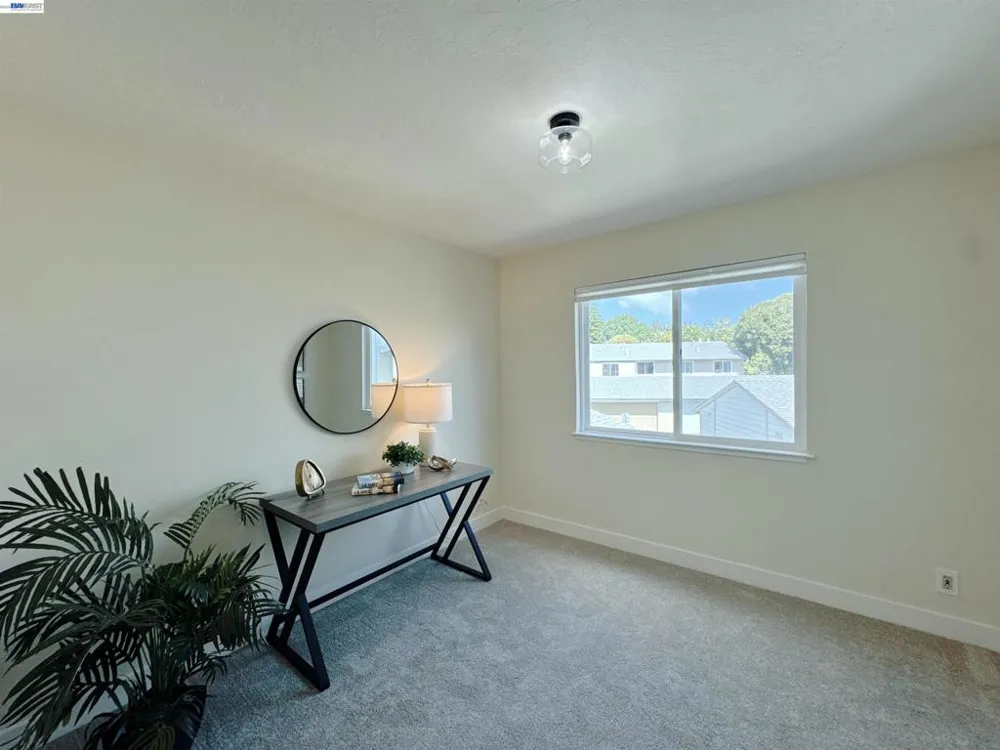 4242 Lunar Way Union City, CA 94587
