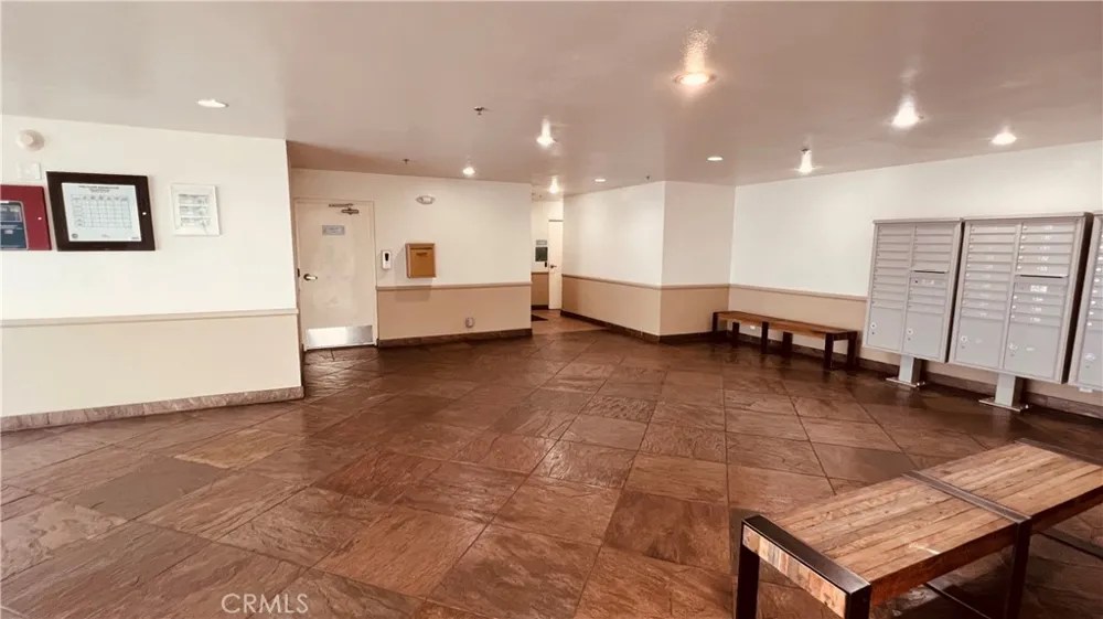 19350 Sherman Way #231 Reseda, CA 91335