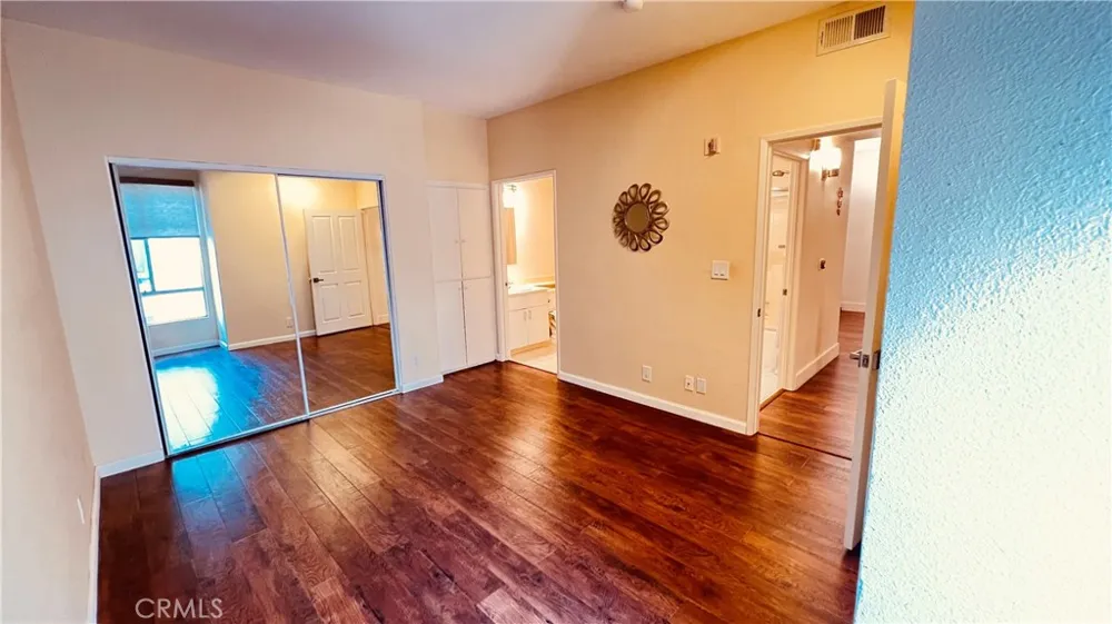 19350 Sherman Way #231 Reseda, CA 91335
