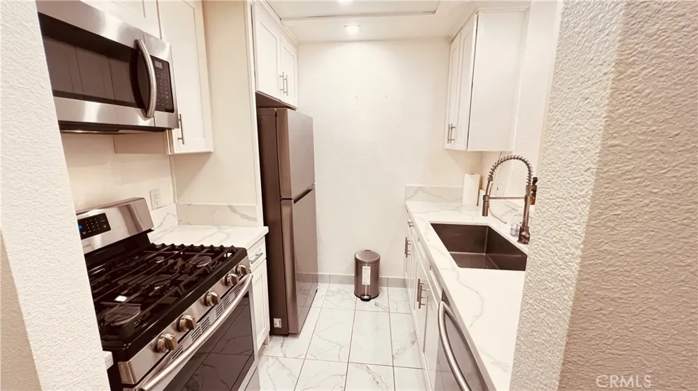 19350 Sherman Way #231 Reseda, CA 91335