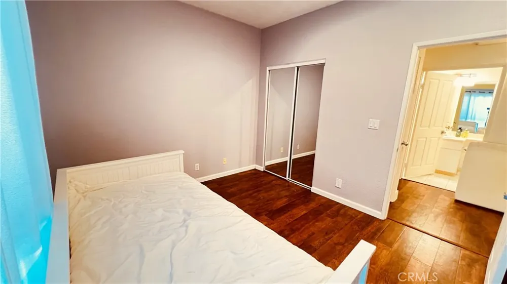 19350 Sherman Way #231 Reseda, CA 91335