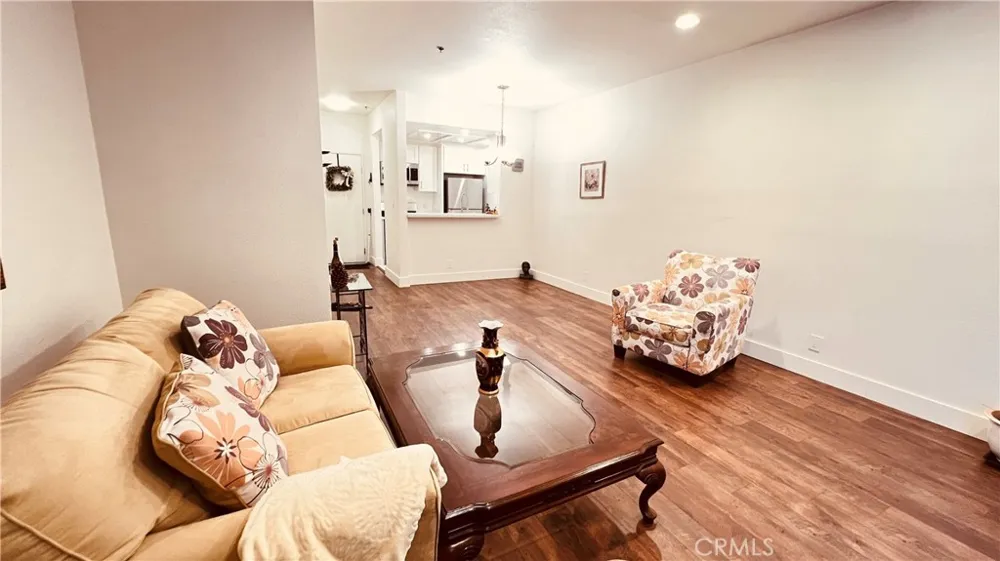 19350 Sherman Way #231 Reseda, CA 91335