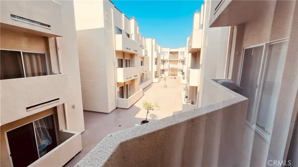 19350 Sherman Way #231 Reseda, CA 91335