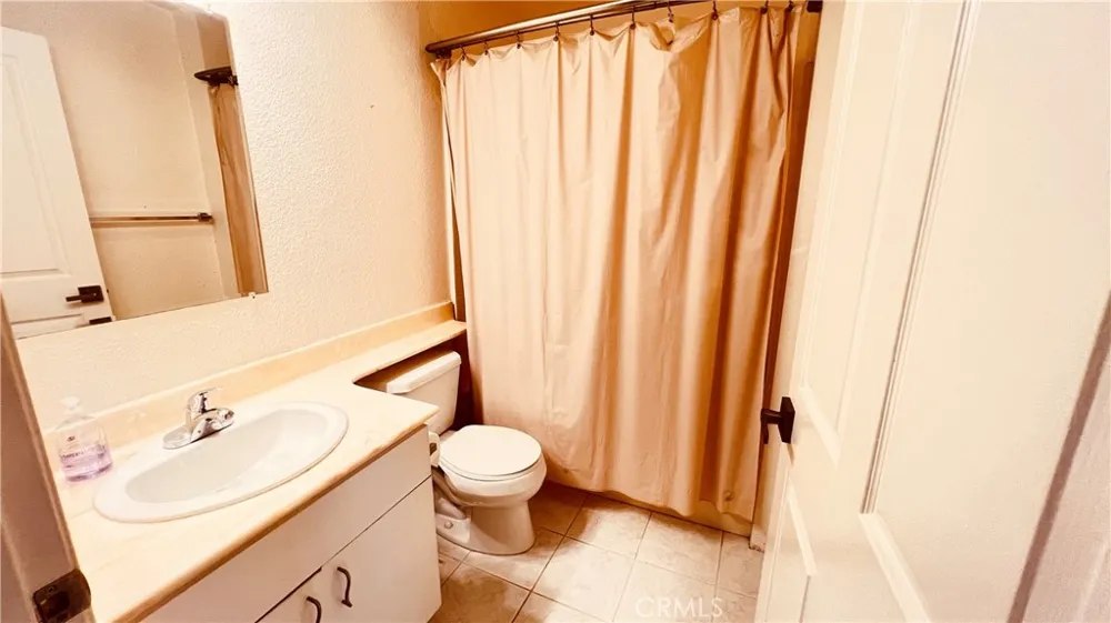 19350 Sherman Way #231 Reseda, CA 91335