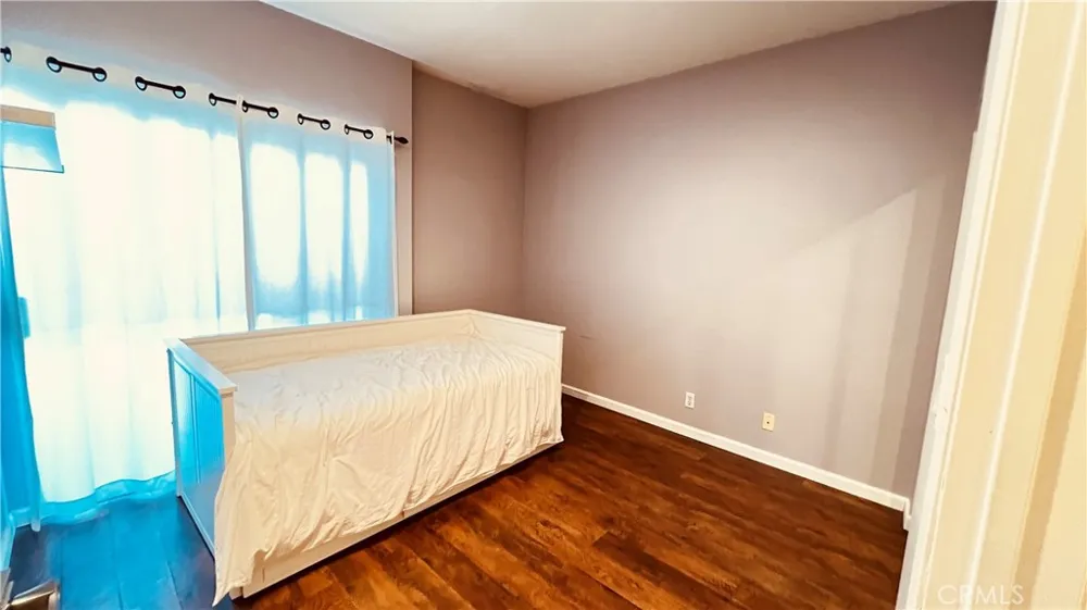 19350 Sherman Way #231 Reseda, CA 91335