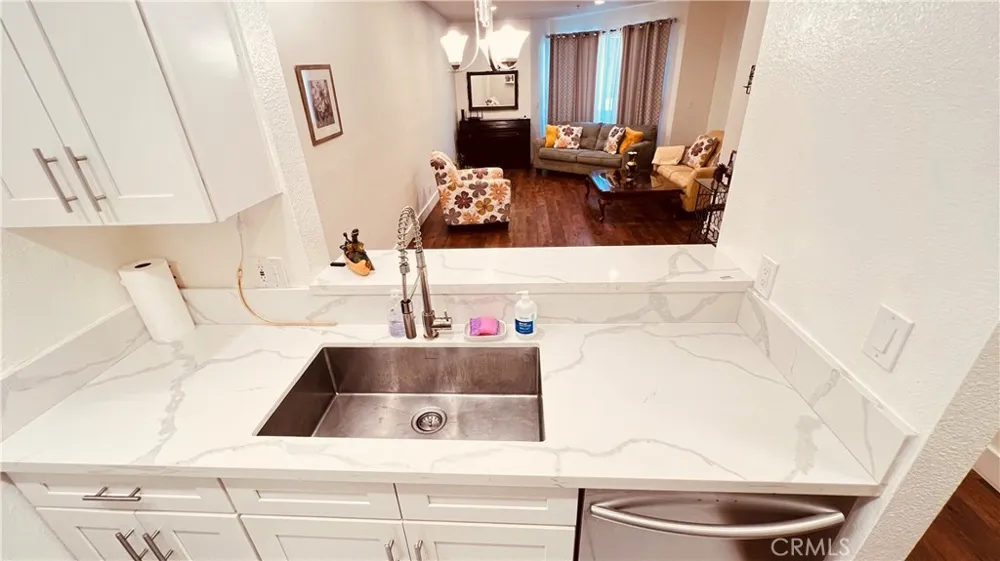 19350 Sherman Way #231 Reseda, CA 91335