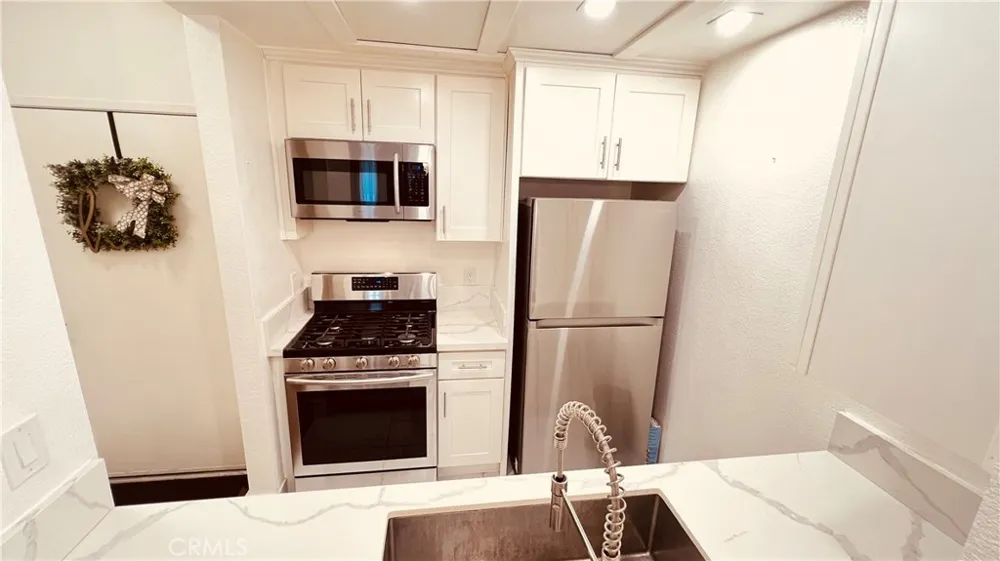 19350 Sherman Way #231 Reseda, CA 91335