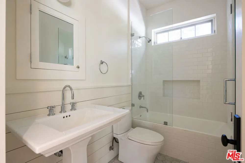 14462 W Sunset Boulevard Los Angeles, CA 90272