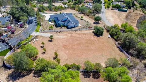 6100 Twin Country Lane