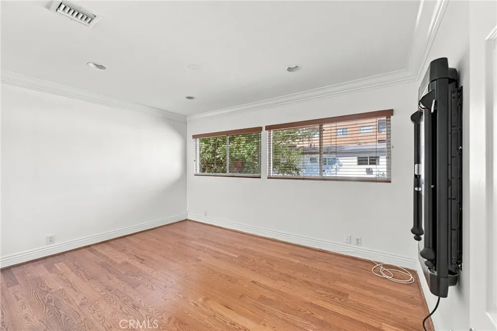 14934 Dickens Street #12A Sherman Oaks, CA 91403