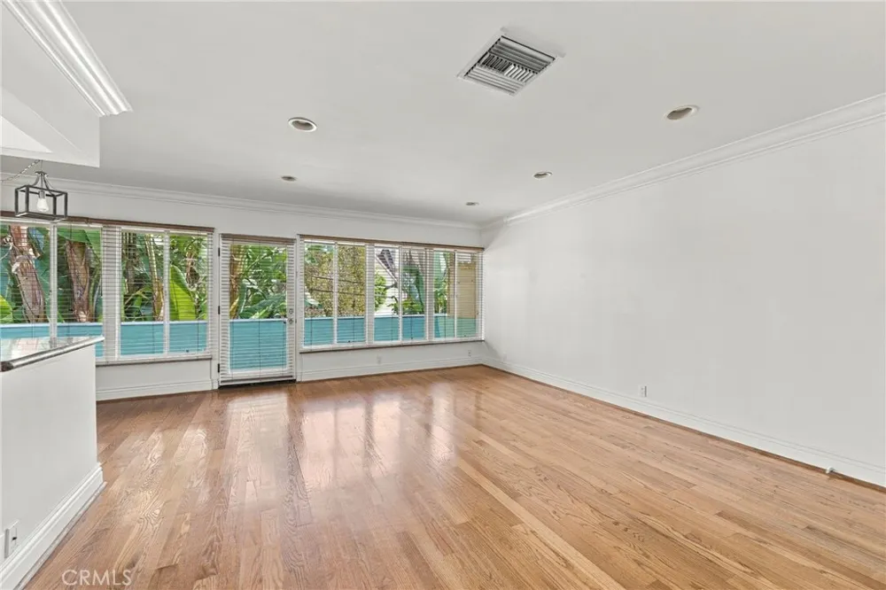 14934 Dickens Street #12A Sherman Oaks, CA 91403