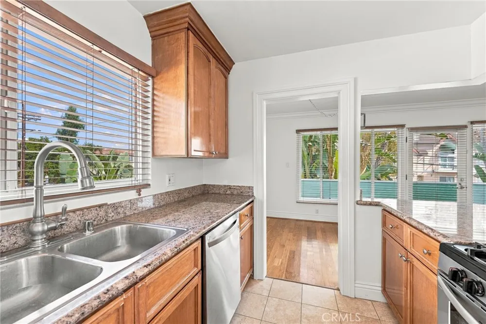 14934 Dickens Street #12A Sherman Oaks, CA 91403
