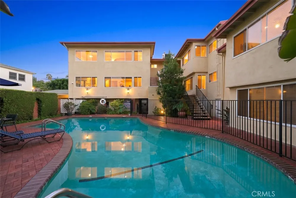 14934 Dickens Street #12A Sherman Oaks, CA 91403