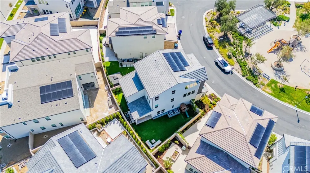 331 Newton Lake Forest, CA 92630
