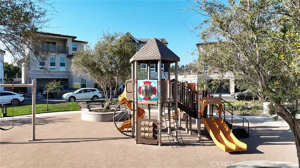 331 Newton Lake Forest, CA 92630