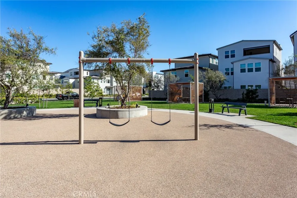 331 Newton Lake Forest, CA 92630
