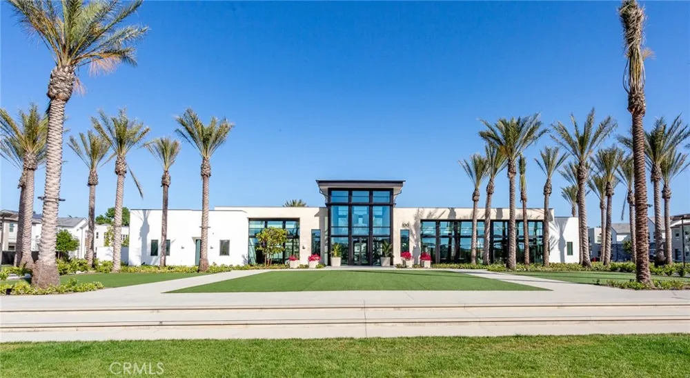331 Newton Lake Forest, CA 92630